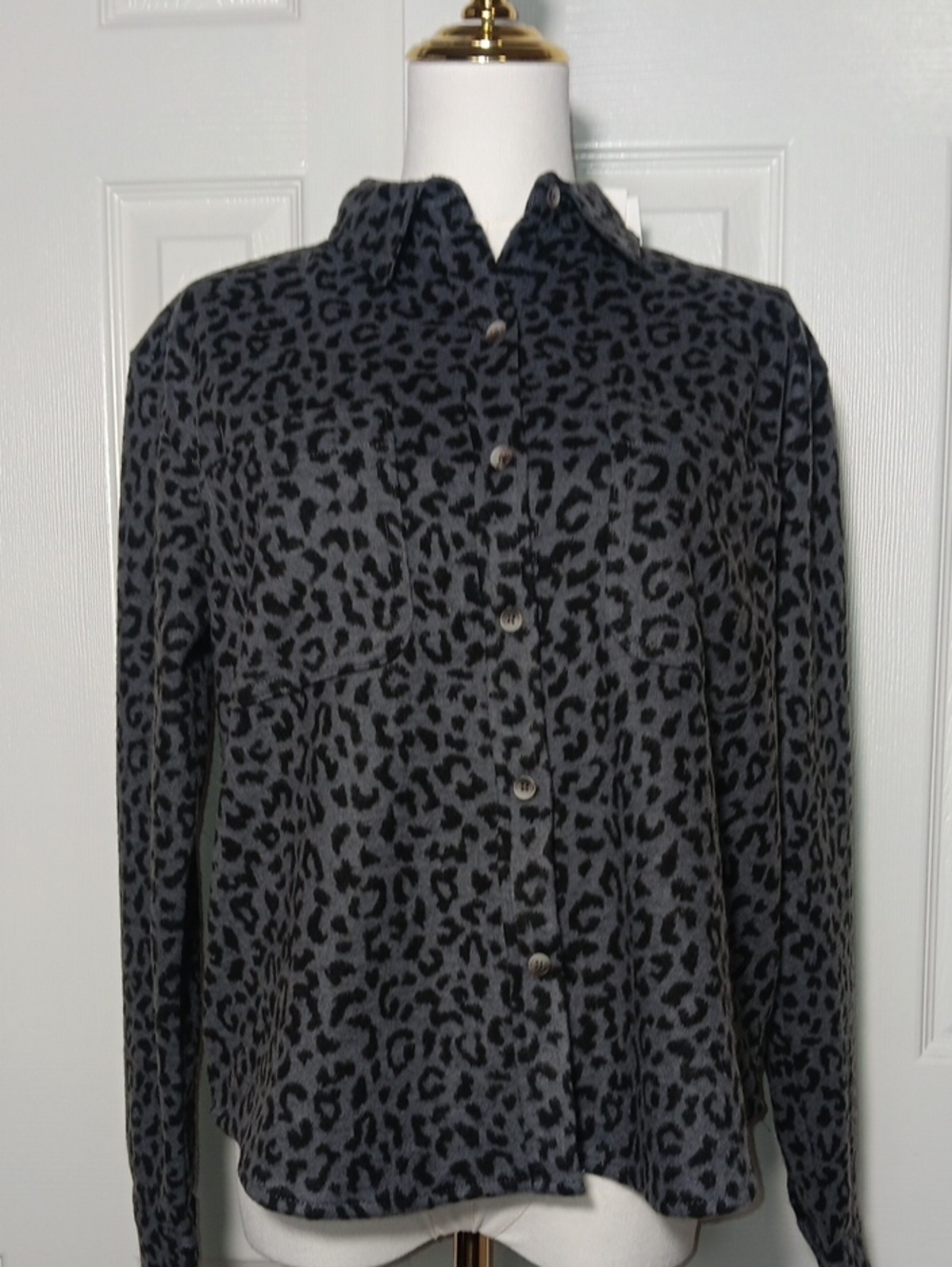 NWT BeachLunchLounge Charcoal Cheetah Print Flannel Shacket